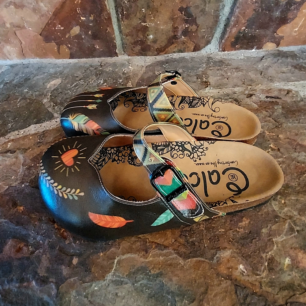 Black and Red Handcrafted Mules with Open Back - Picture 2 of 9